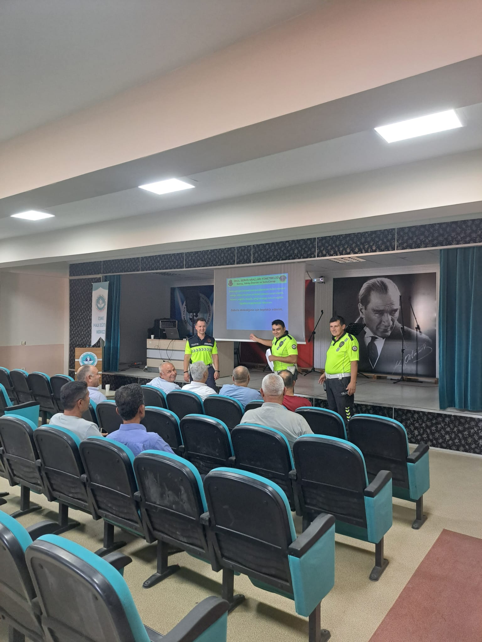 Eşme’de Okul Servisi Şöförlerine Farkındalık Eğitimi